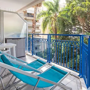 https://aux-rivages-du-parc-plein-centre-calme-plage.fr-provencehotel.com