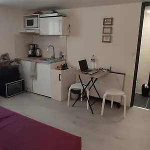 https://les-saules-avignon-studio-centre-ville-gare.fr-provencehotel.com